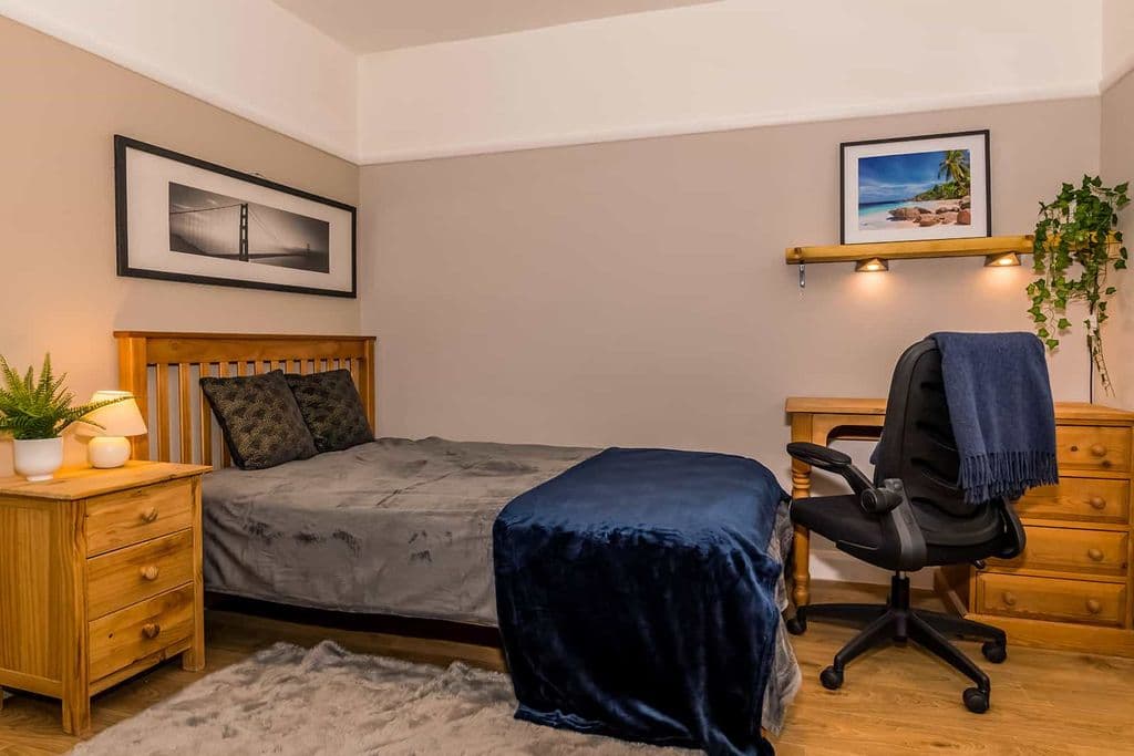 Whether you’re a family in search of a cozy home to build memorie or a young professional looking for a shared space in Surrey, UK