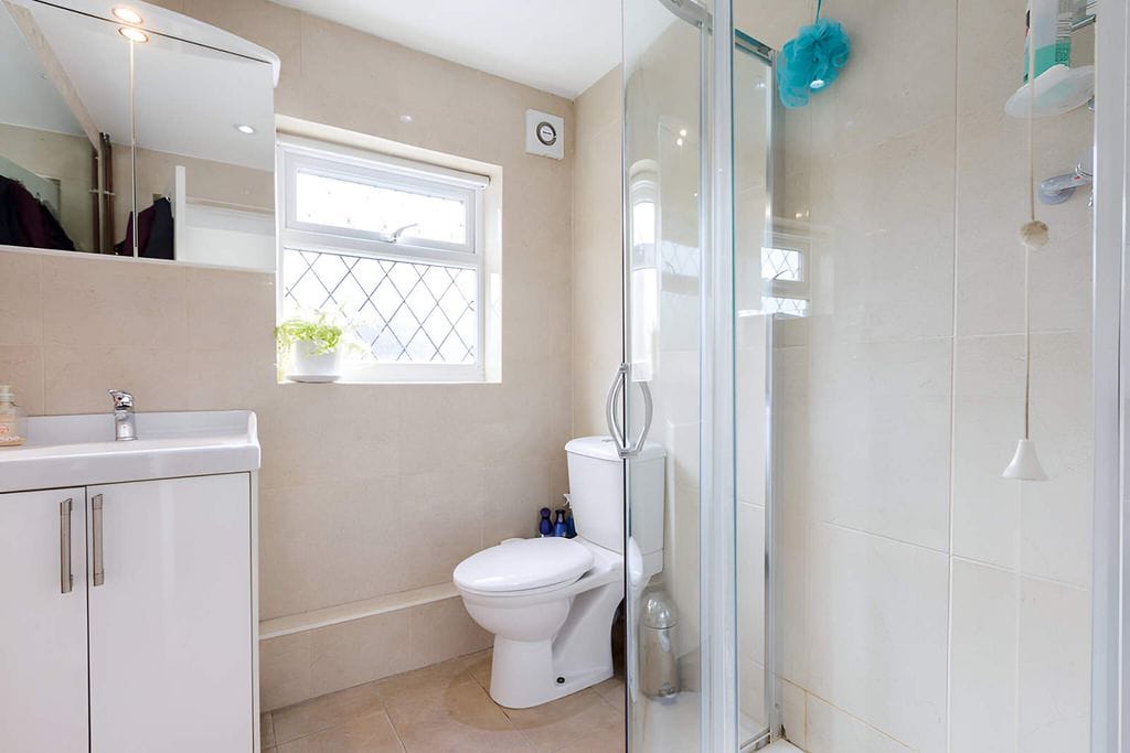 Rent houses and rooms with Homely Habitats, in Surrey, UK