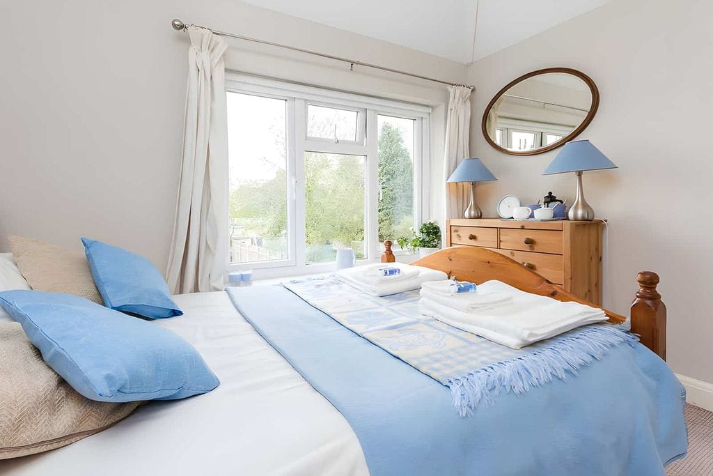 Tranquil Bedroom Oasis in Surrey, UK